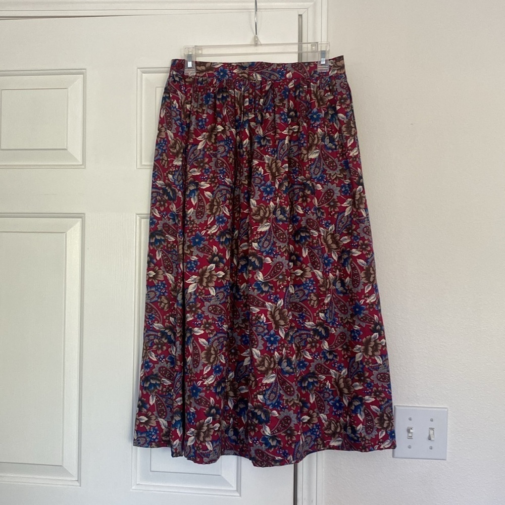FL Collections vintage floral midi skirt. - Picture 9 of 10